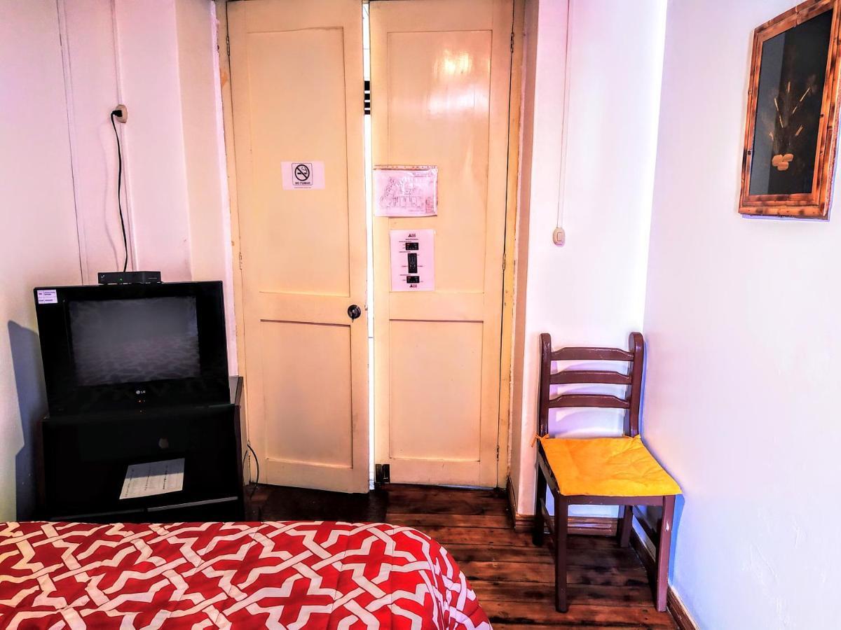 Hostal Latitud Ecuem Кіто Екстер'єр фото