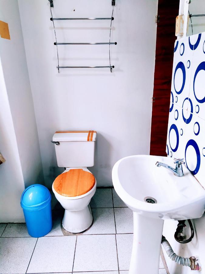 Hostal Latitud Ecuem Кіто Екстер'єр фото