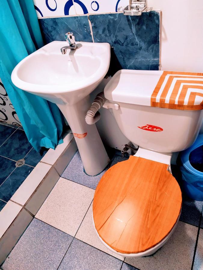 Hostal Latitud Ecuem Кіто Екстер'єр фото